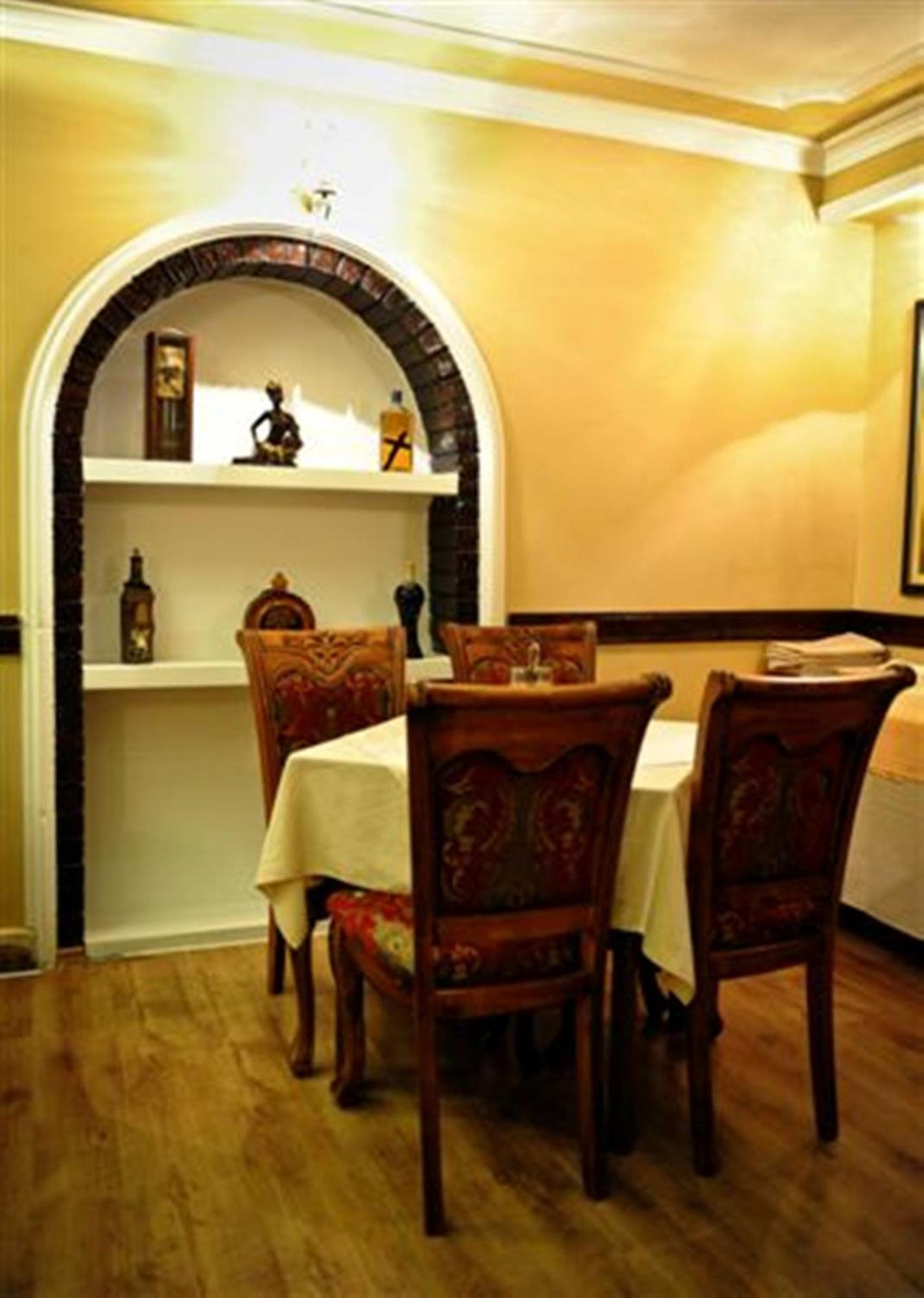 Hotel Evropa بودغوريتْسا المظهر الخارجي الصورة