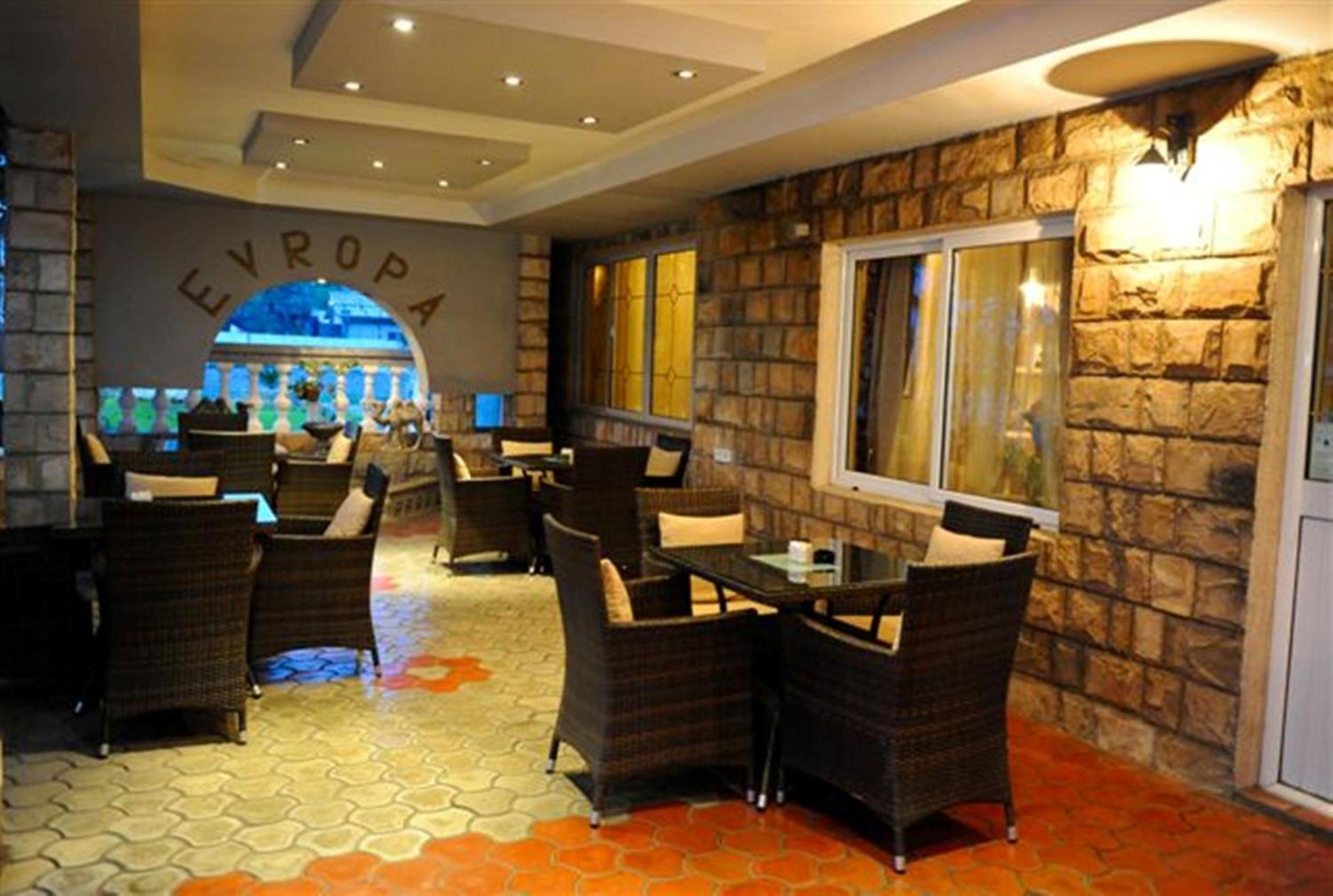 Hotel Evropa بودغوريتْسا المظهر الخارجي الصورة