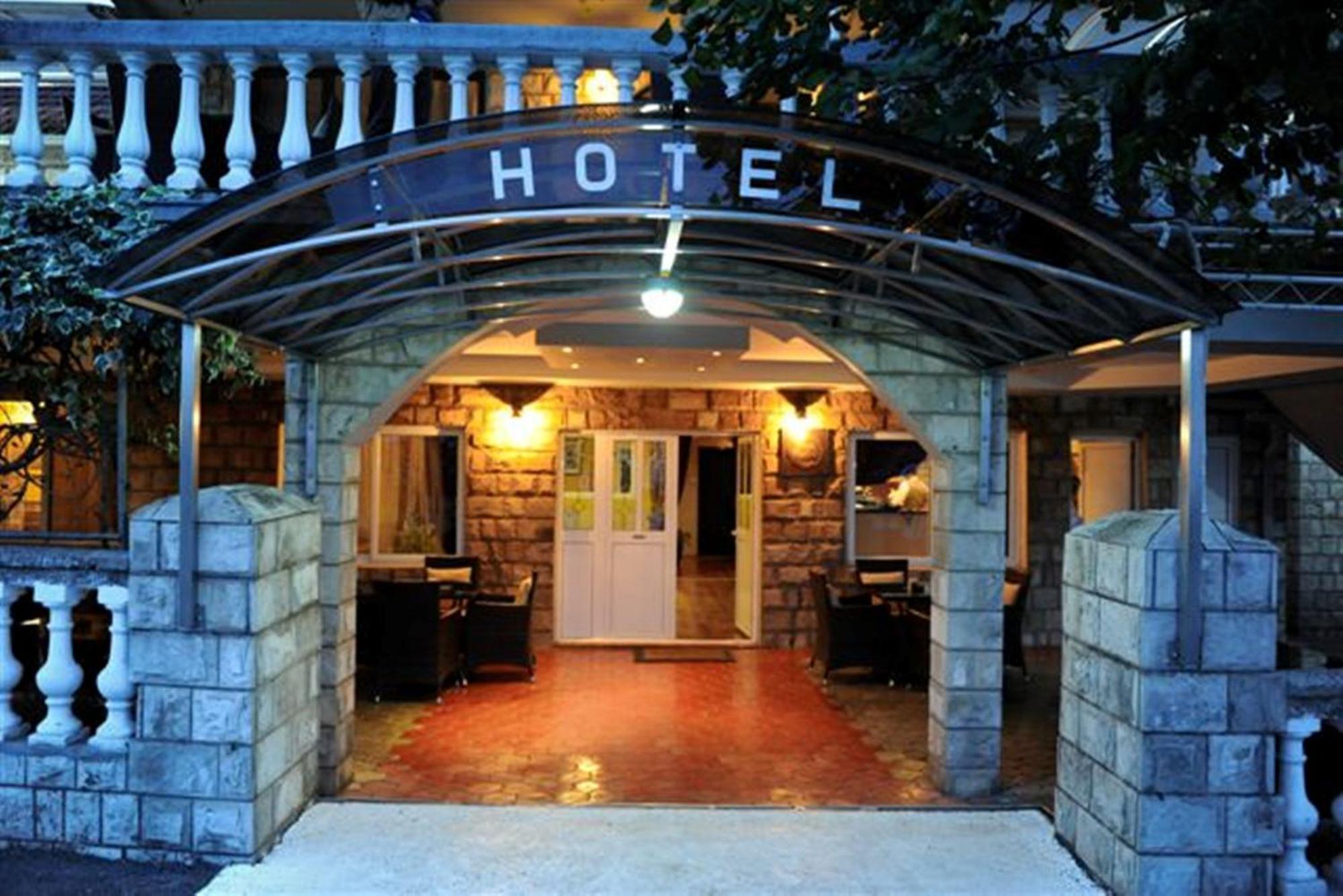 Hotel Evropa بودغوريتْسا المظهر الخارجي الصورة