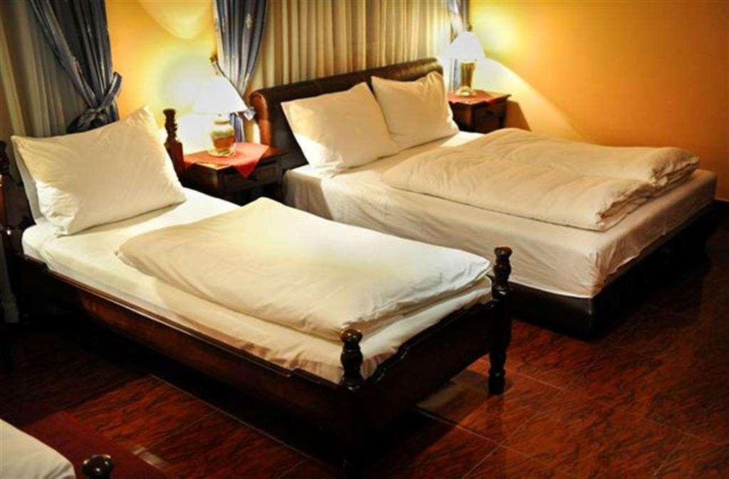 Hotel Evropa بودغوريتْسا الغرفة الصورة